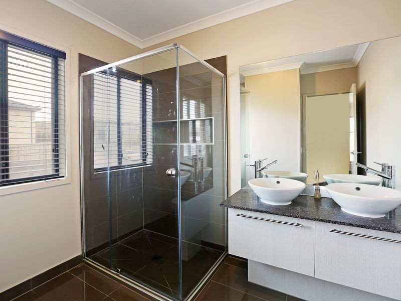 12 Woolondoon Drive, Highton VIC 3216