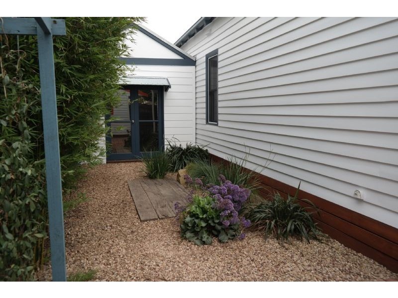 7 Bloomsbury Street, Newtown VIC 3220