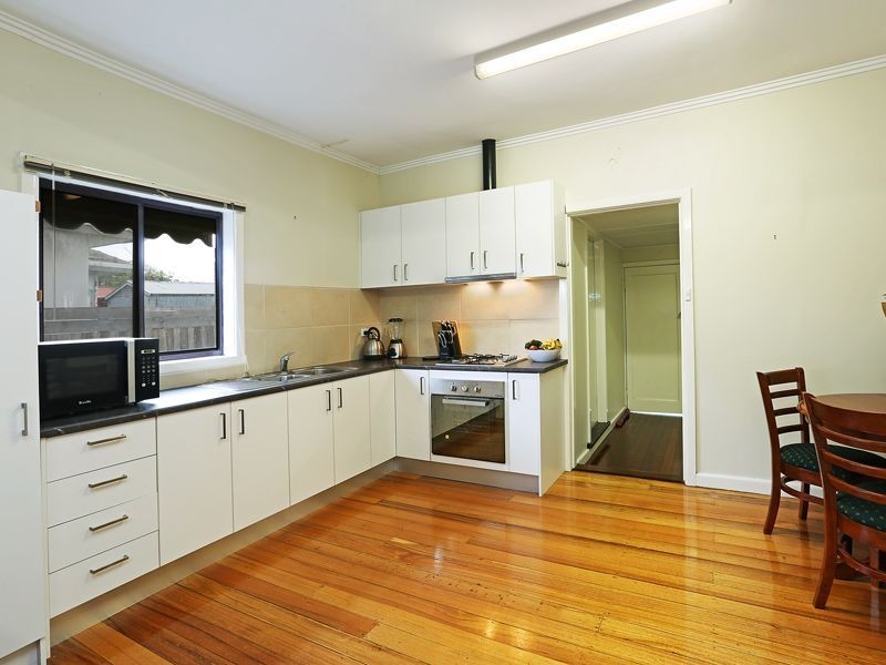 14 Robertson Street, Thomson VIC 3219