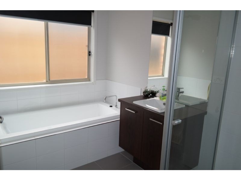 7 Wurrook Circuit, North Geelong VIC 3215
