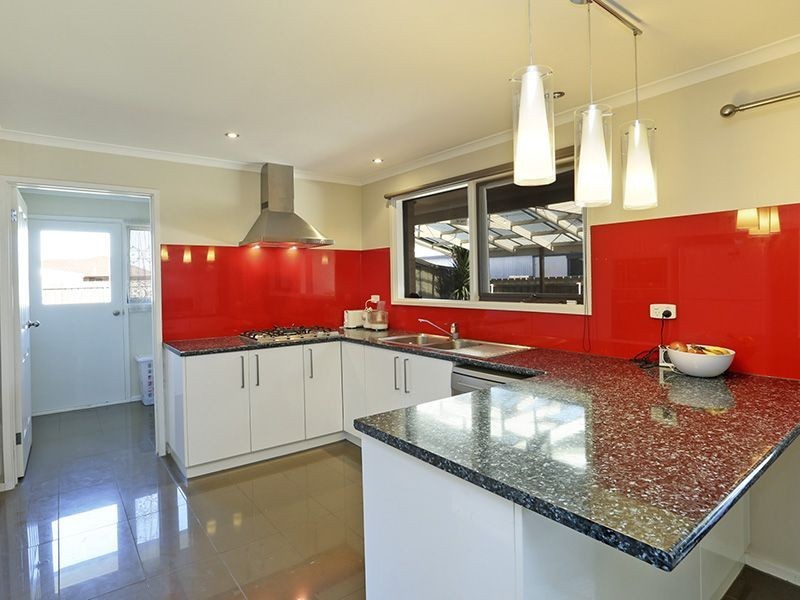 15 Aldershot Road, St Albans Park VIC 3219