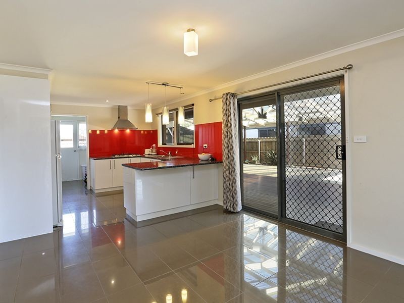 15 Aldershot Road, St Albans Park VIC 3219