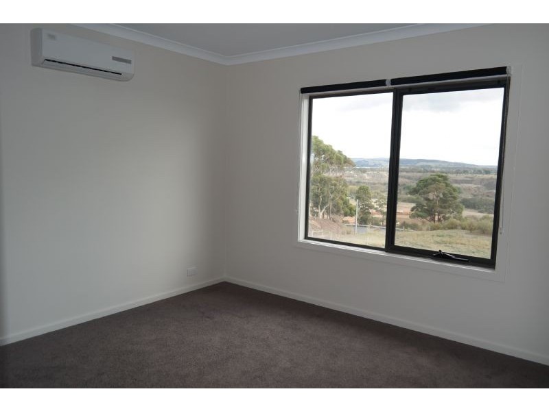 2/134 McCurdy Road, Newtown VIC 3220