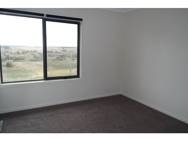 2/134 McCurdy Road, Newtown VIC 3220