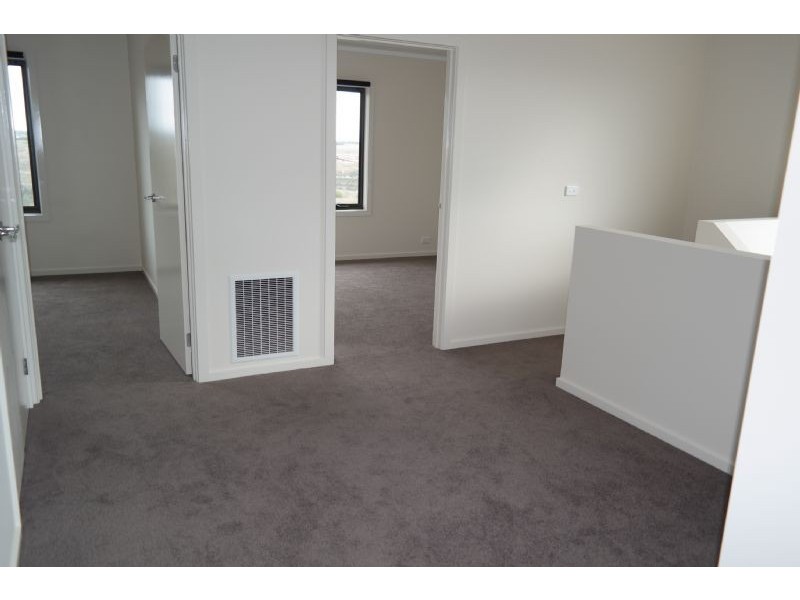 2/134 McCurdy Road, Newtown VIC 3220