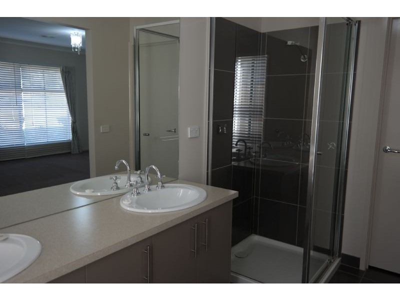 20 Swanbourne Avenue, Highton VIC 3216