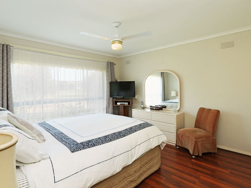 16 Banksia Square, Corio VIC 3214