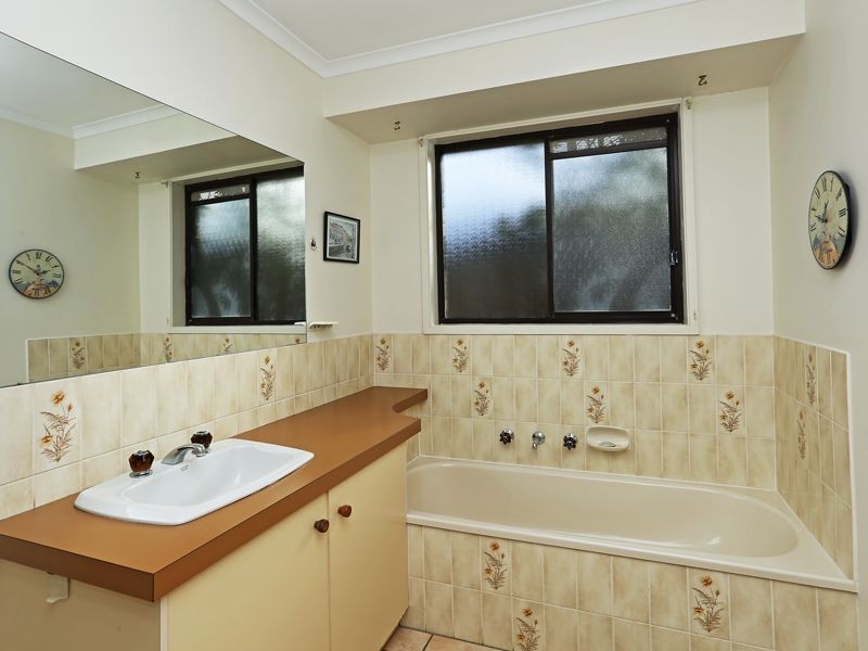 16 Banksia Square, Corio VIC 3214