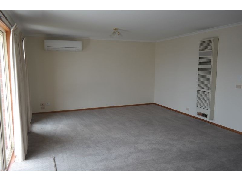 2/22 Amarina Crescent, Grovedale VIC 3216