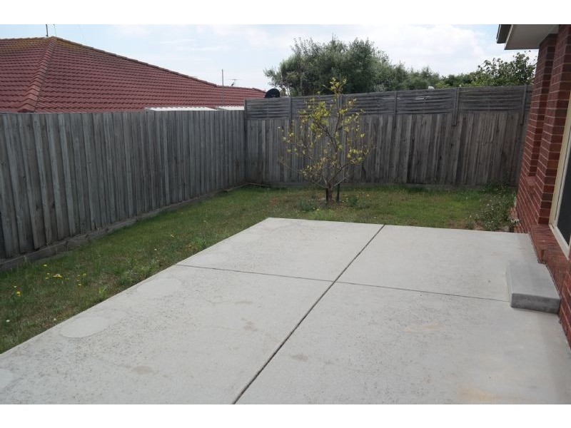 2/22 Amarina Crescent, Grovedale VIC 3216