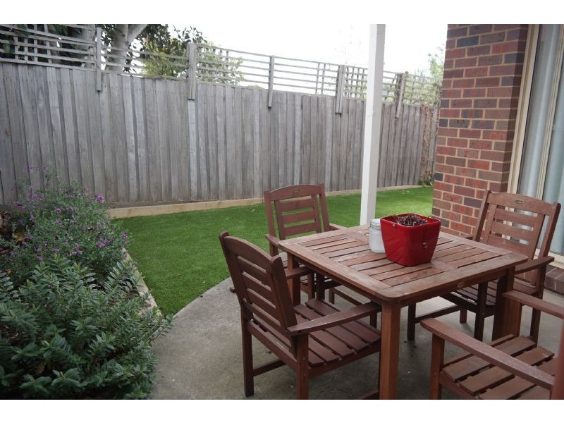 2/11 George Street, Belmont VIC 3216