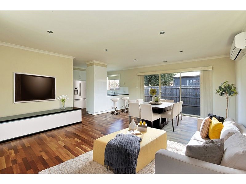 2/17 Laura Avenue, Belmont VIC 3216