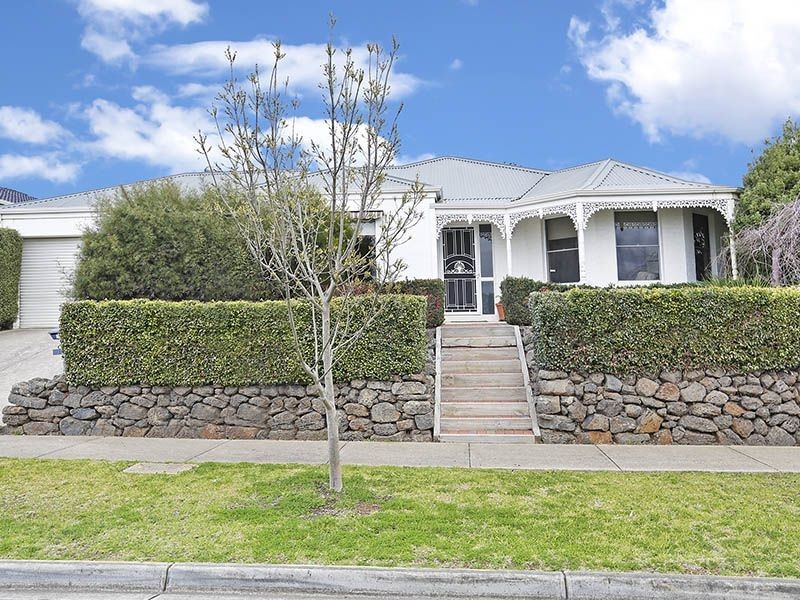 1 Jean Place, Grovedale VIC 3216