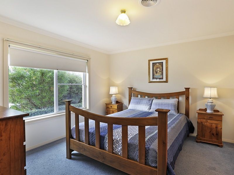 1 Jean Place, Grovedale VIC 3216