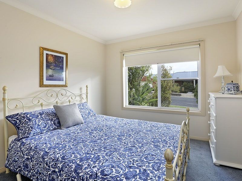 1 Jean Place, Grovedale VIC 3216