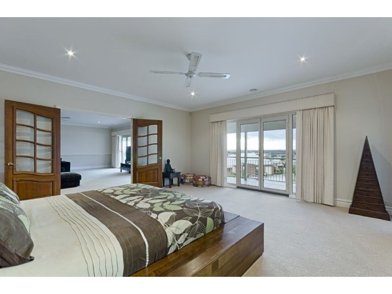 7 Somerset Court, Leopold VIC 3224