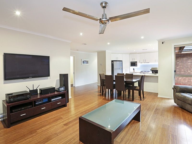 2 McQuinn Close, Lovely Banks VIC 3221