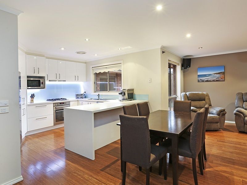 2 McQuinn Close, Lovely Banks VIC 3221