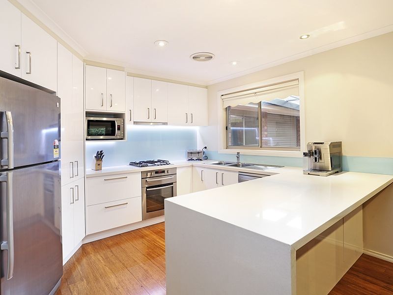 2 McQuinn Close, Lovely Banks VIC 3221