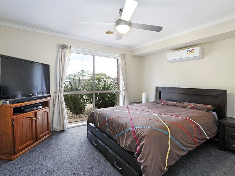 2 McQuinn Close, Lovely Banks VIC 3221