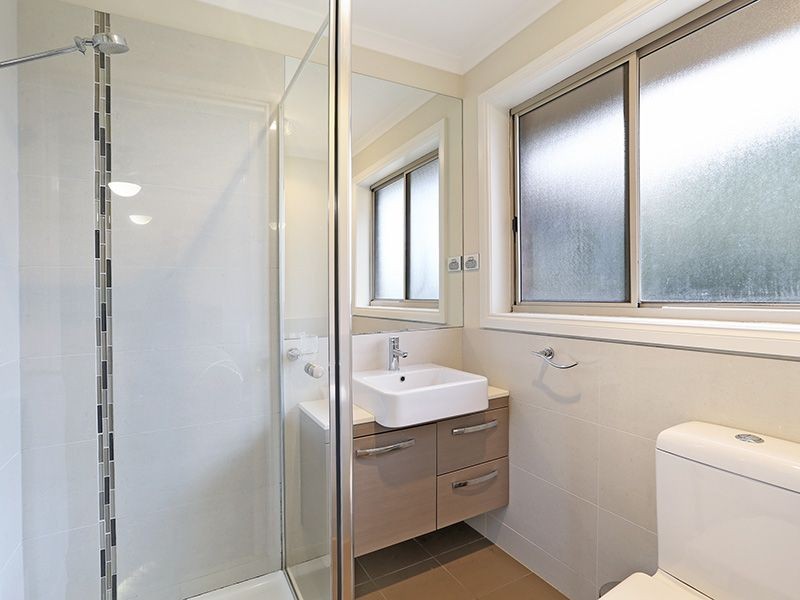 2 McQuinn Close, Lovely Banks VIC 3221