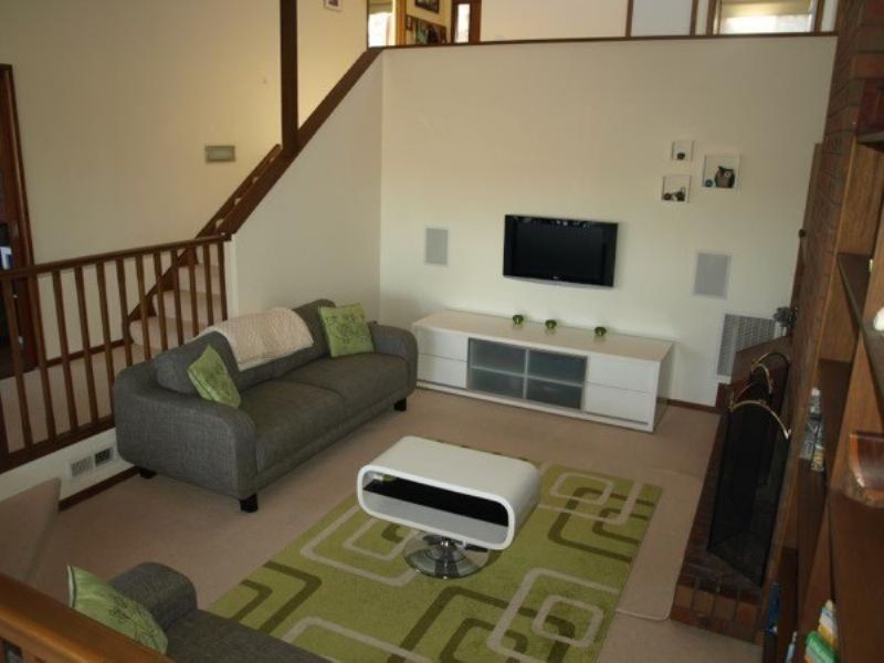 33 Lansell Drive, Highton VIC 3216