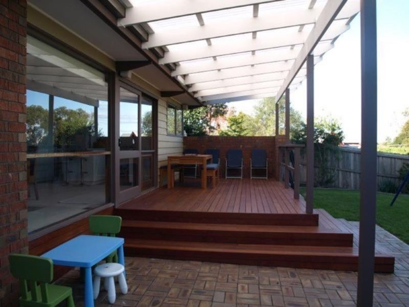 33 Lansell Drive, Highton VIC 3216