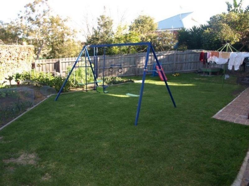 33 Lansell Drive, Highton VIC 3216