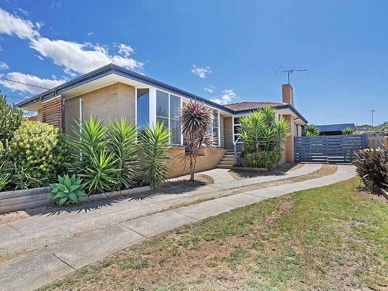 64 Porter Avenue, Highton VIC 3216