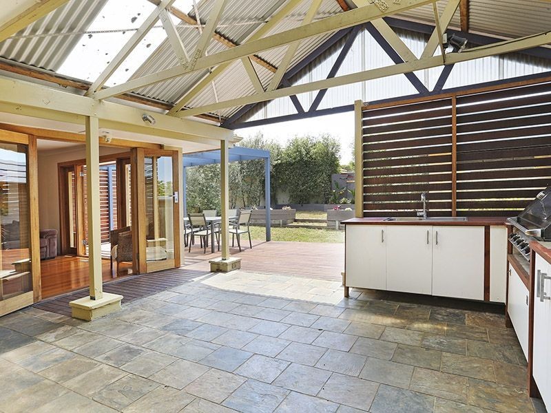 64 Porter Avenue, Highton VIC 3216