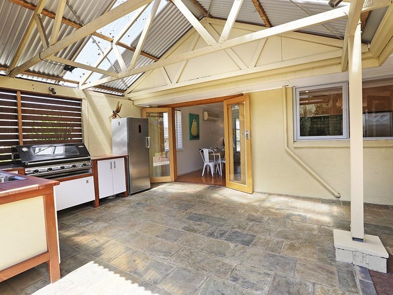 64 Porter Avenue, Highton VIC 3216