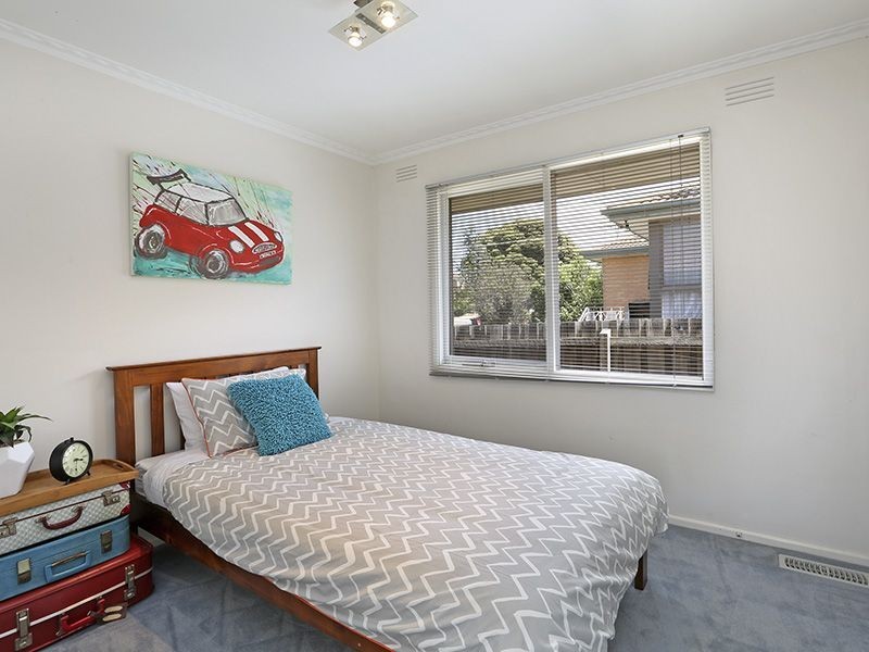 64 Porter Avenue, Highton VIC 3216