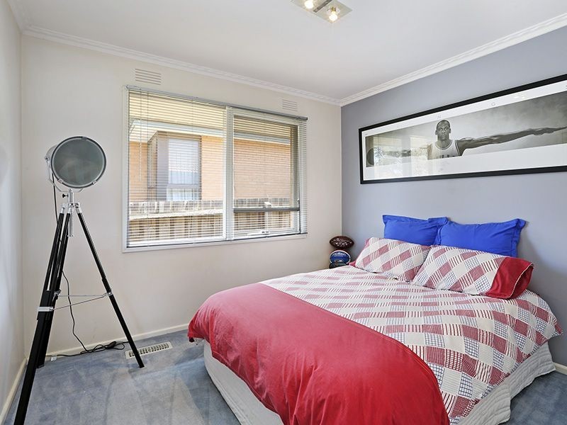 64 Porter Avenue, Highton VIC 3216