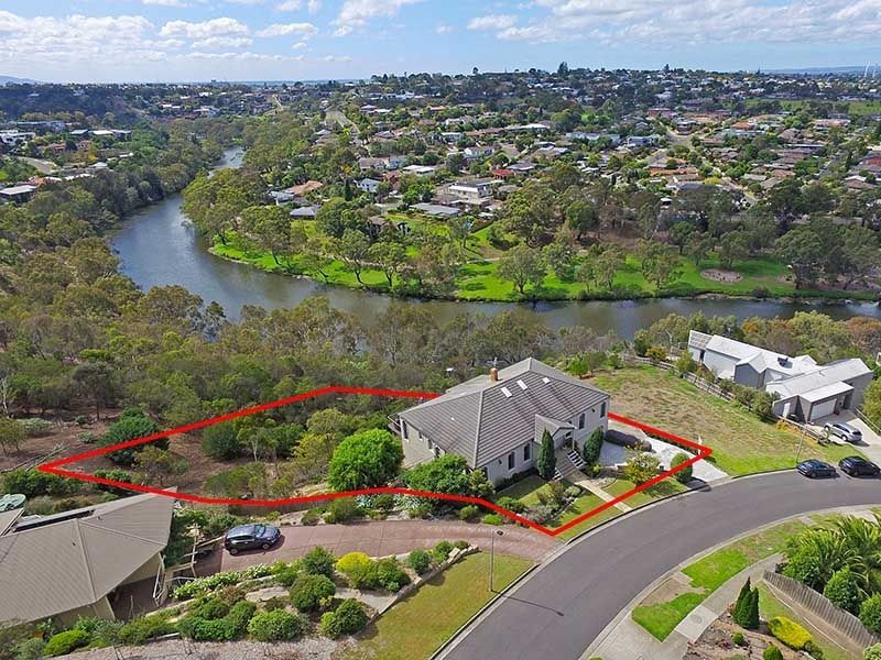 10 Pinnacle Close, Highton VIC 3216