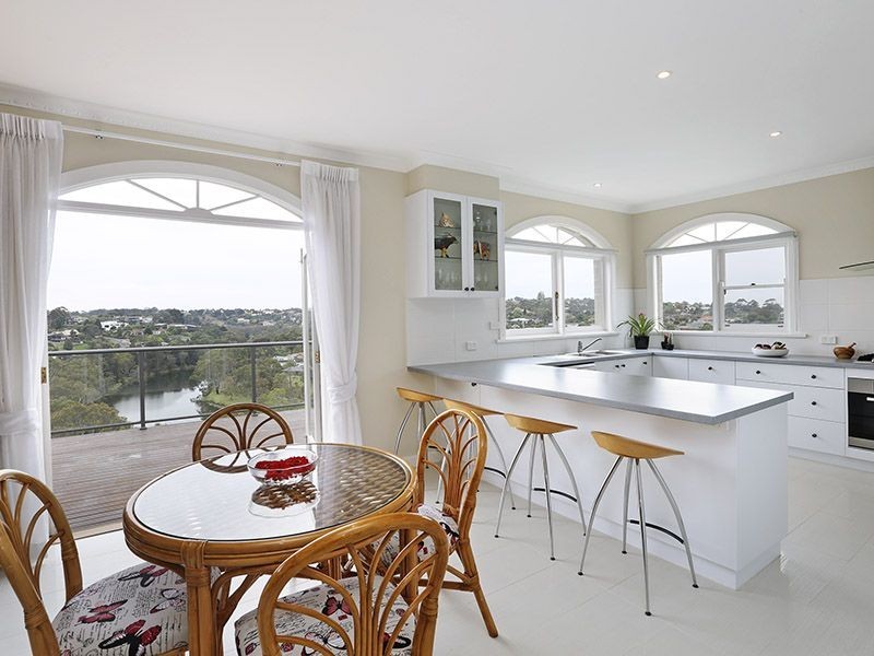 10 Pinnacle Close, Highton VIC 3216