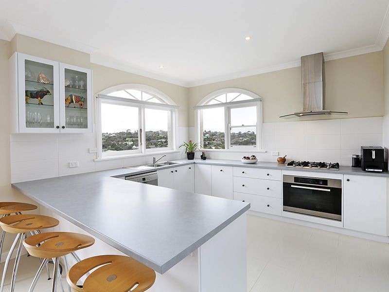 10 Pinnacle Close, Highton VIC 3216