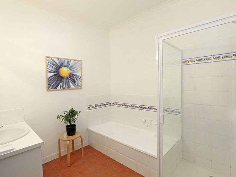 10 Pinnacle Close, Highton VIC 3216