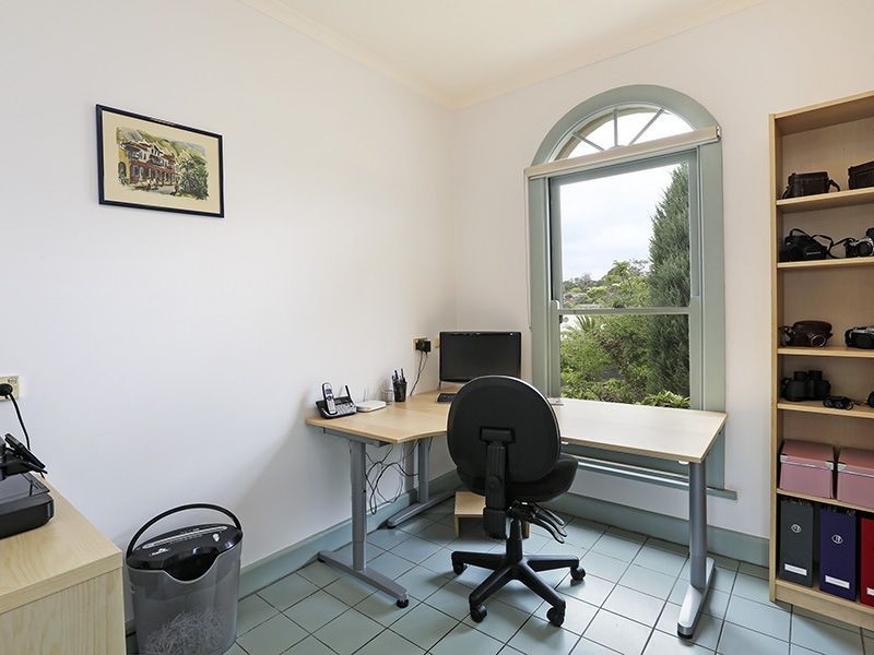 10 Pinnacle Close, Highton VIC 3216