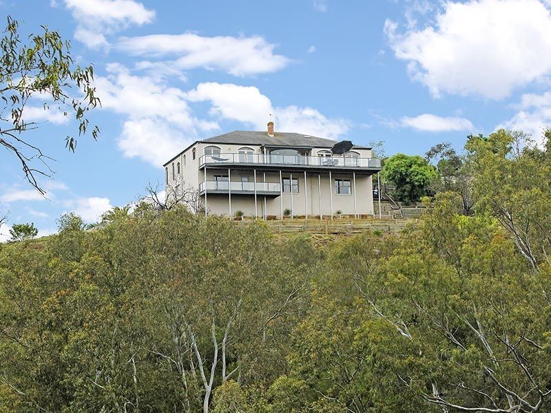 10 Pinnacle Close, Highton VIC 3216