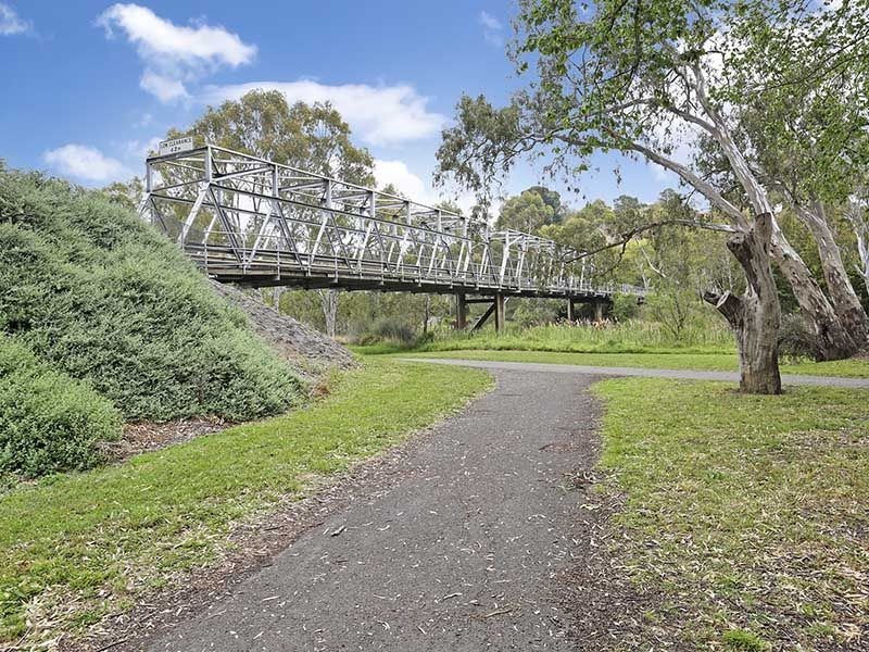 10 Pinnacle Close, Highton VIC 3216