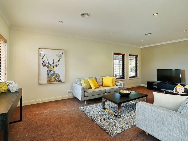 12 Cobb Court, Highton VIC 3216