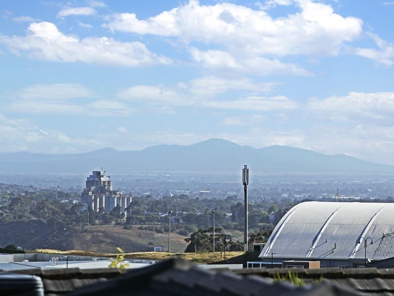 12 Cobb Court, Highton VIC 3216