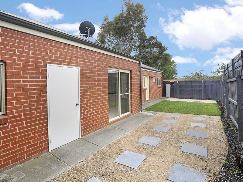 2/2 Glengate Street, Hamlyn Heights VIC 3215