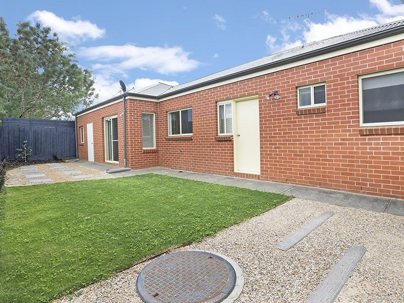 2/2 Glengate Street, Hamlyn Heights VIC 3215