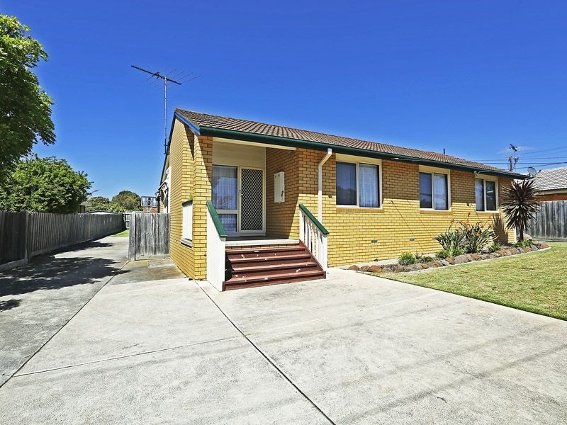 11 Fryers Road, Highton VIC 3216