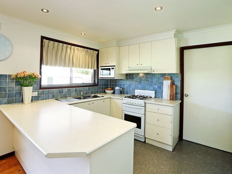 11 Fryers Road, Highton VIC 3216