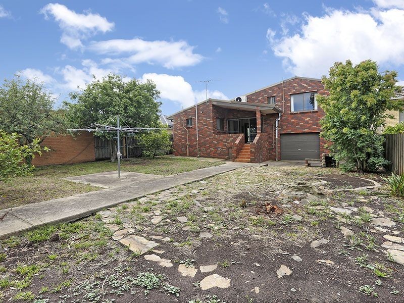 35 Neil Street, Bell Post Hill VIC 3215