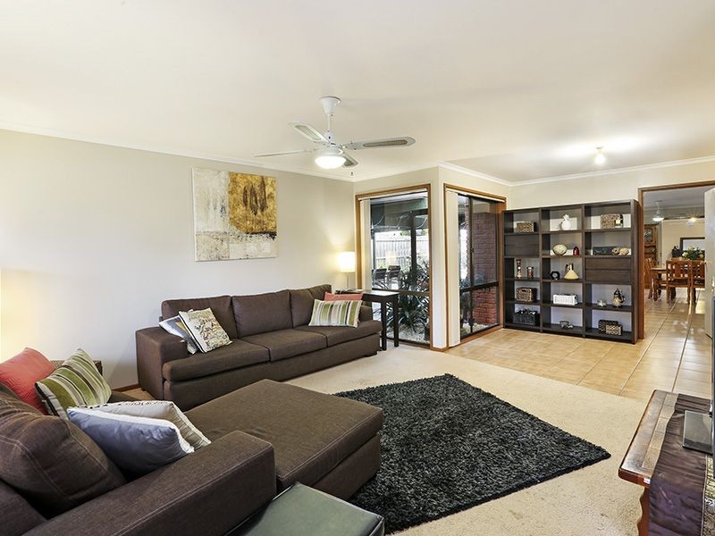 9 Cernan Court, Whittington VIC 3219