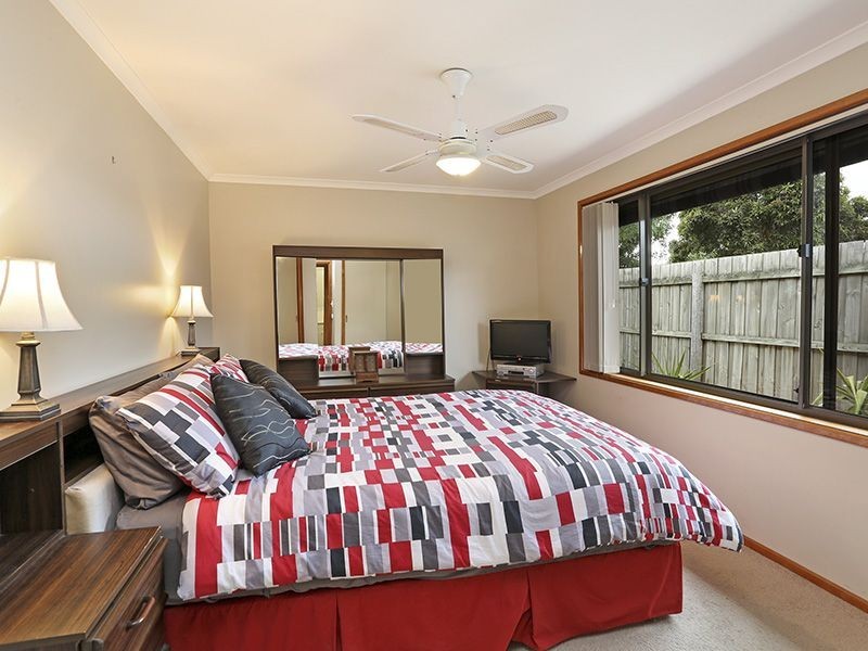 9 Cernan Court, Whittington VIC 3219
