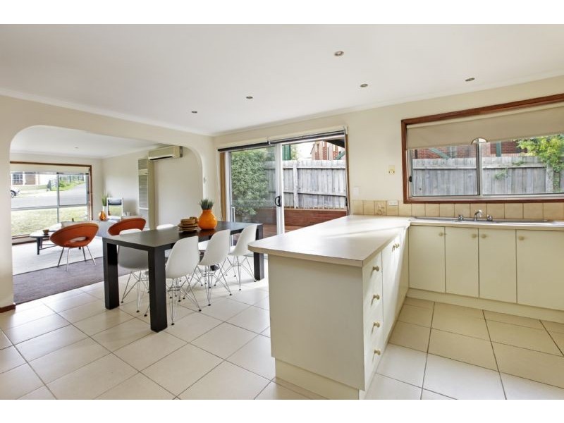 1/8 Friesian Court, Belmont VIC 3216